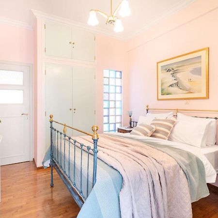 Bright, Calming Retreat With A Balcony Near Metro! Apartment เอเธนส์ ภายนอก รูปภาพ