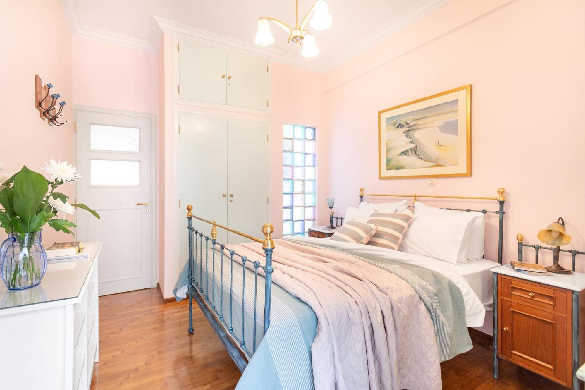 Bright, Calming Retreat With A Balcony Near Metro! Apartment เอเธนส์ ภายนอก รูปภาพ