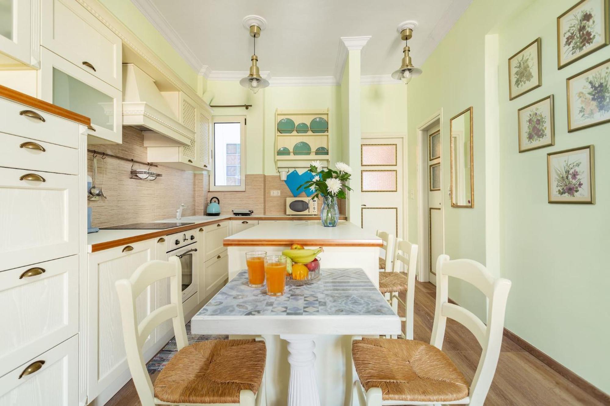 Bright, Calming Retreat With A Balcony Near Metro! Apartment เอเธนส์ ภายนอก รูปภาพ