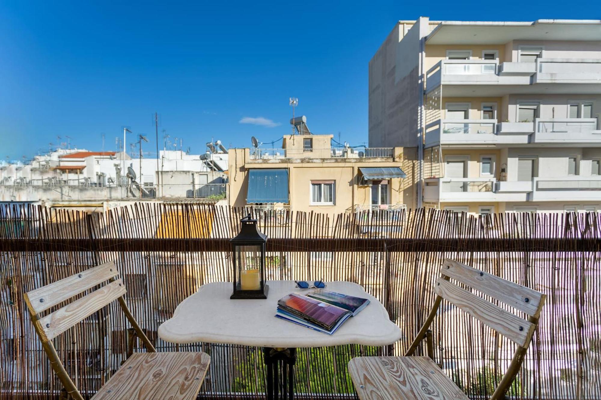 Bright, Calming Retreat With A Balcony Near Metro! Apartment เอเธนส์ ภายนอก รูปภาพ